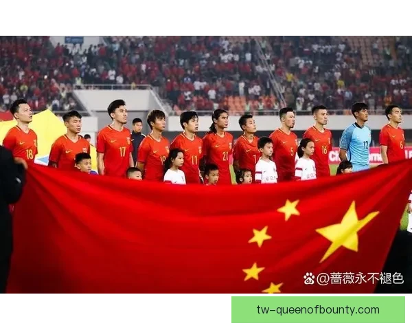 中国香港队时隔半世纪重返亚洲杯对阵伊朗展现顽强拼搏精神